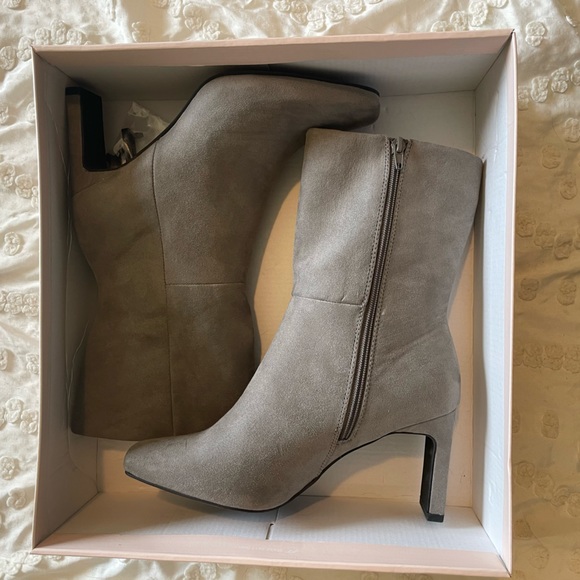 JustFab Shoes - Super cute! Soft and comfortable! Suede dress boots